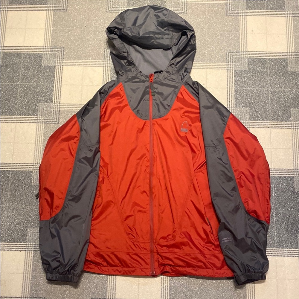 Vintage Sierra Designs jacket in a orange/red grey colour and size large